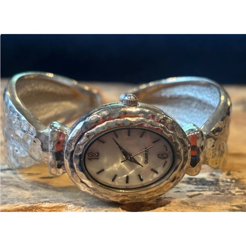 Vintage Gold Tone Hammered Cuff Watch Textured Bangle Wristwatch Women Open Back